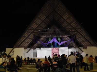 Con música, canto, danza y poesí­a, protestan artistas de Cancún contra recortes a la cultura