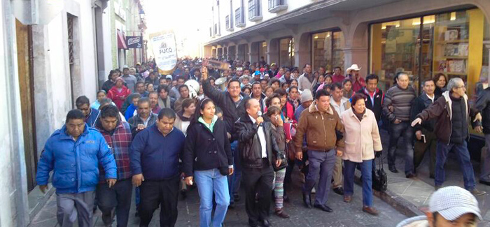 Queretaro: Comerciantes se manifiestan contra reforma hacendaria