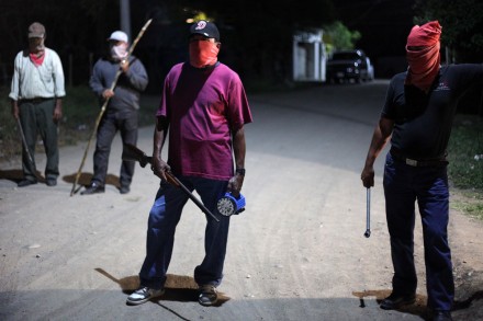 Ahora aparecen grupos de autodefensa en Veracruz; el gobierno niega su existencia