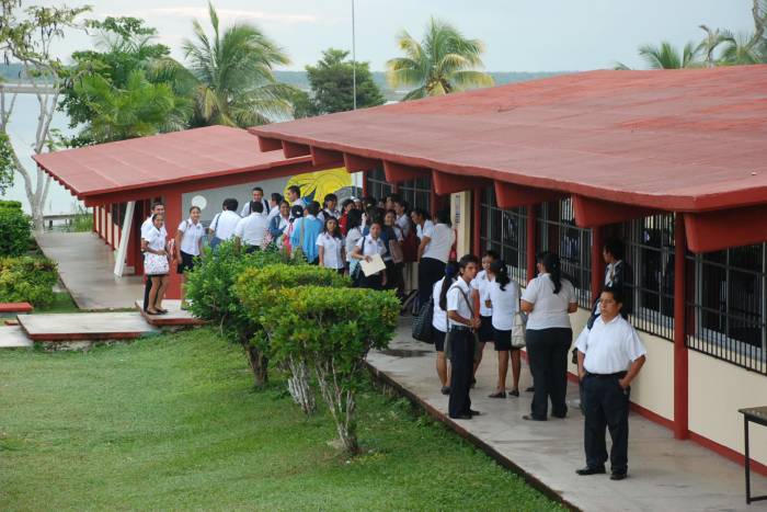 Quintana Roo: Primer filtro elimina a mas de mil docentes