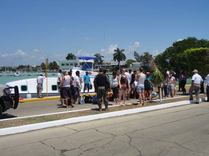 Quintana Roo: Emiten alerta en terminales internacionales por chikungunya