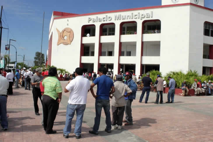 Quintana Roo: Otros 100 empleados municipales…a la calle, van alrededor de cinco mil en la capital del estado